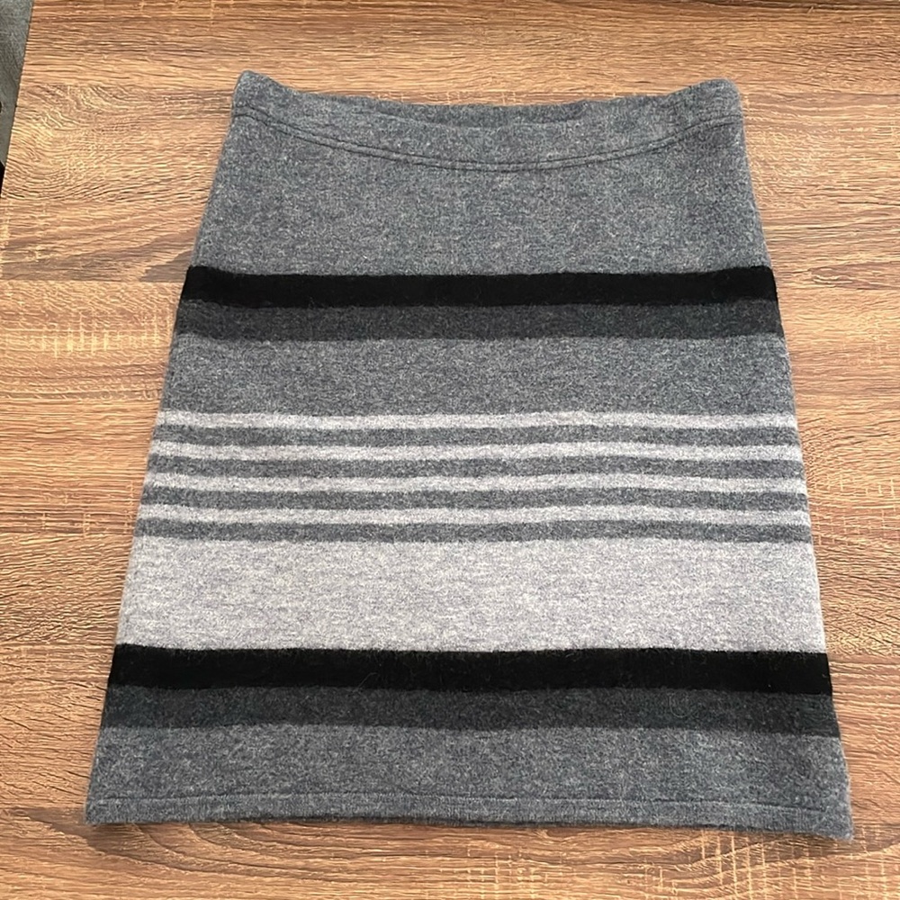 Toad & Co 100% Merino Wool Heartfelt Sweater Skirt Black and Gray Striped Sz M